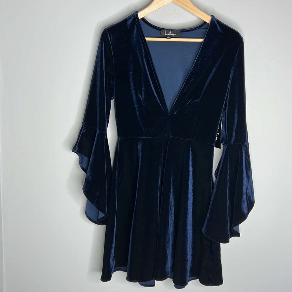 NWT Lulus Wrapped in Luxe Navy Blue Velvet Bell Sleeve Skater Dress Women size S - Picture 3 of 12